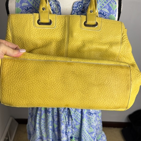 Levenger Yellow Soft Pebble Leather Shoulder Bag MCB8805A - Picture 16 of 16